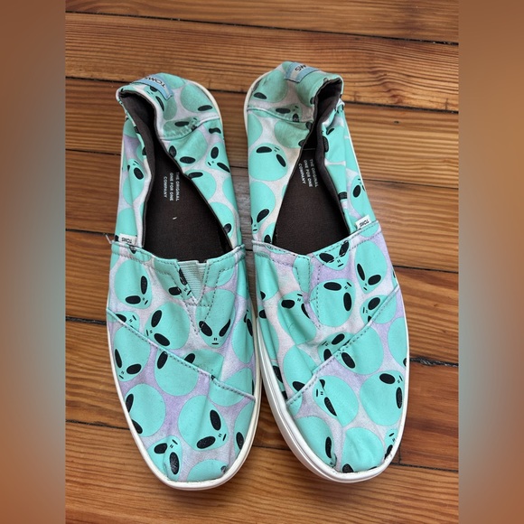 👽 Alien Tom Alpargatas – Glow-in-the-Dark Edition 👟✨ - Picture 2 of 7